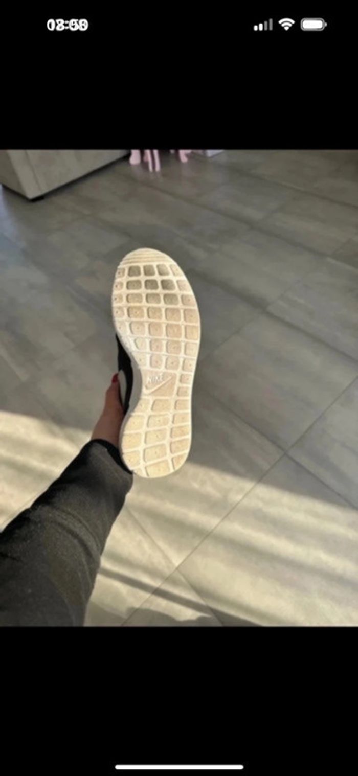 Chaussures femme Nike taille 39 portées deux fois Comme neuves - photo numéro 4