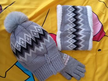 Gant bonnet tour de cou 