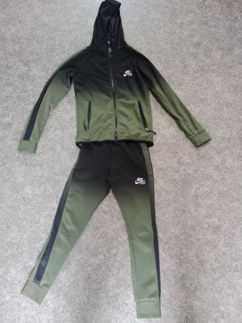 survetement nike air