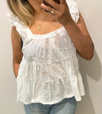 Blouse blanche brodée avec volant Taille M