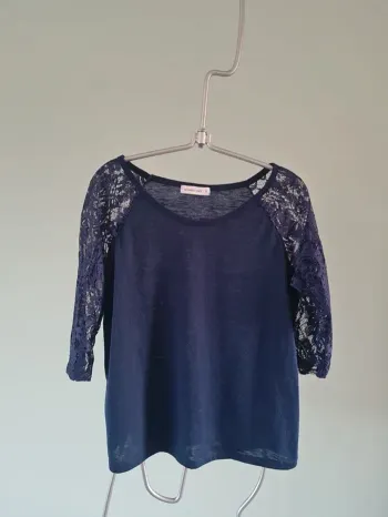 Tee shirt manches dentelles