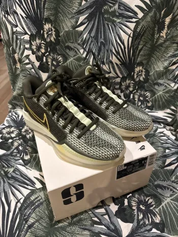 Basket Nike Sabrina 1