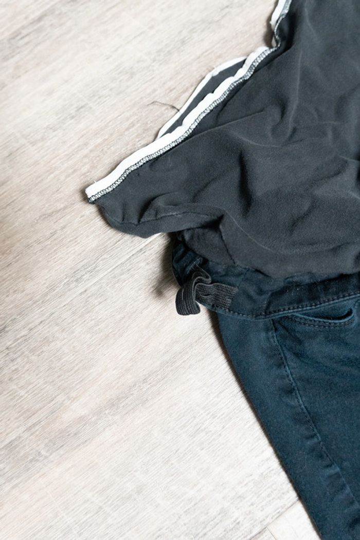 Jean de grossesse marine Kiabi - Taille 36 - Très bon état - photo numéro 3