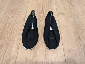 Chaussons de danse / gym neufs fille 33