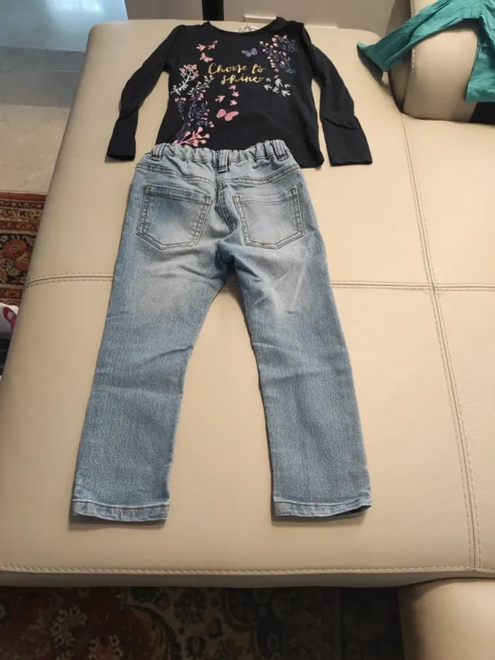 Lot 3 pantalons et 1 Tee shirt manches longues - photo numéro 5