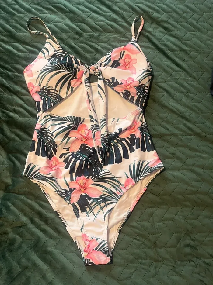 Maillot de bain une pièce tendance