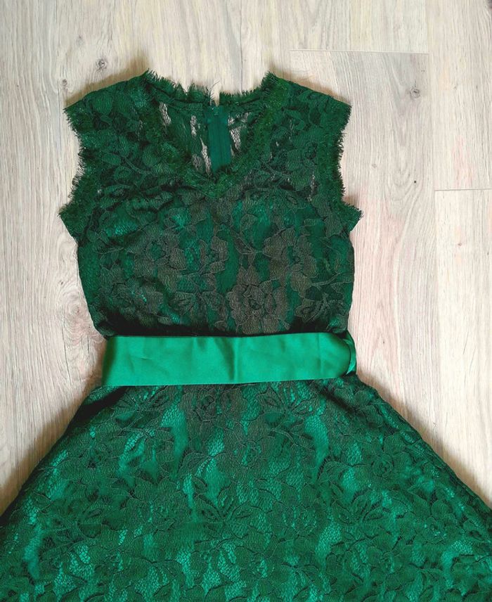 Robe Lindy Bop en dentelle - photo numéro 2