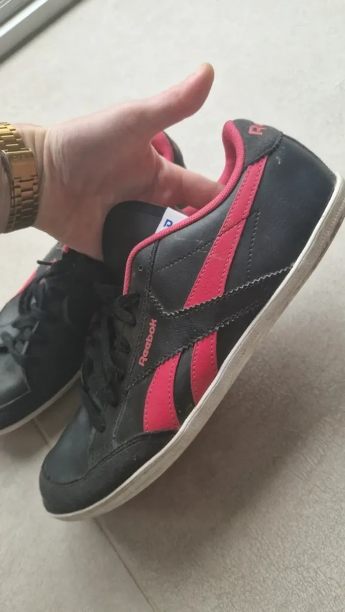 Basket Reebok taille 41 noir et rose tres bon etat - photo numéro 4