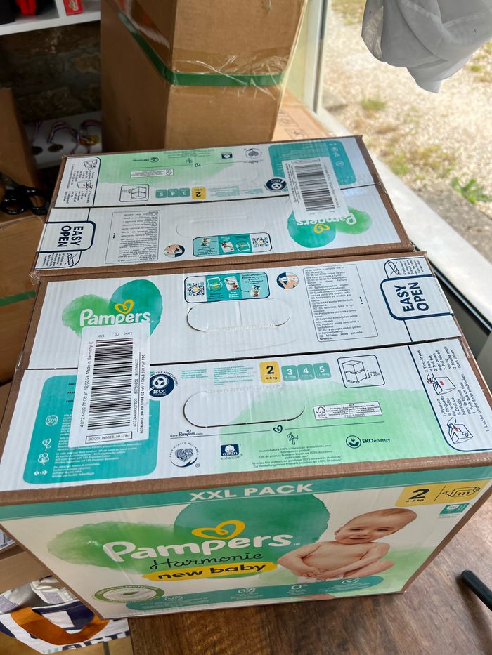 Couche taille 2 Harmonie Pampers : 222 couches (2*111) - photo numéro 3