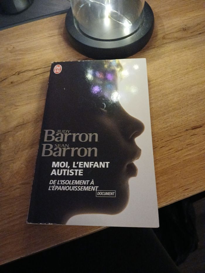 LIVRE MOI L ENFANT AUSTISTE DE SEAN BARRON - photo numéro 1