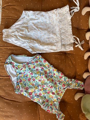 Lot maillot de bain fleuri Fille 4 ans