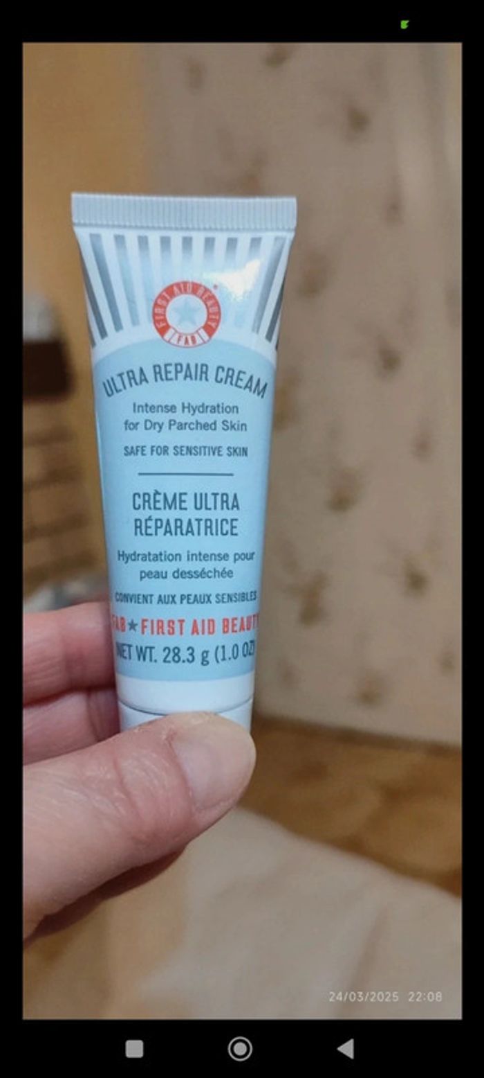 First Aid Beauty Crème Hydratante Réparatrice Ultra Repair Cream 28,3gr
Neuf Operculé