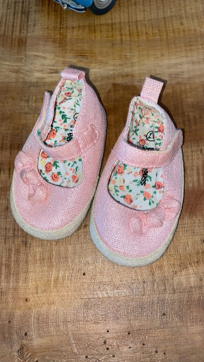 Espadrilles / chaussures bébé taille 17