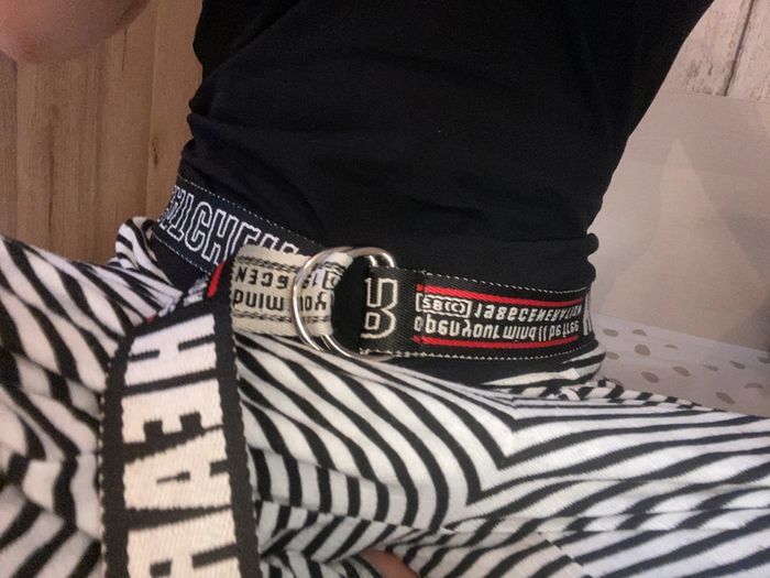 Ceinture stylée à lettres, noire, rouge et blanc - photo numéro 5
