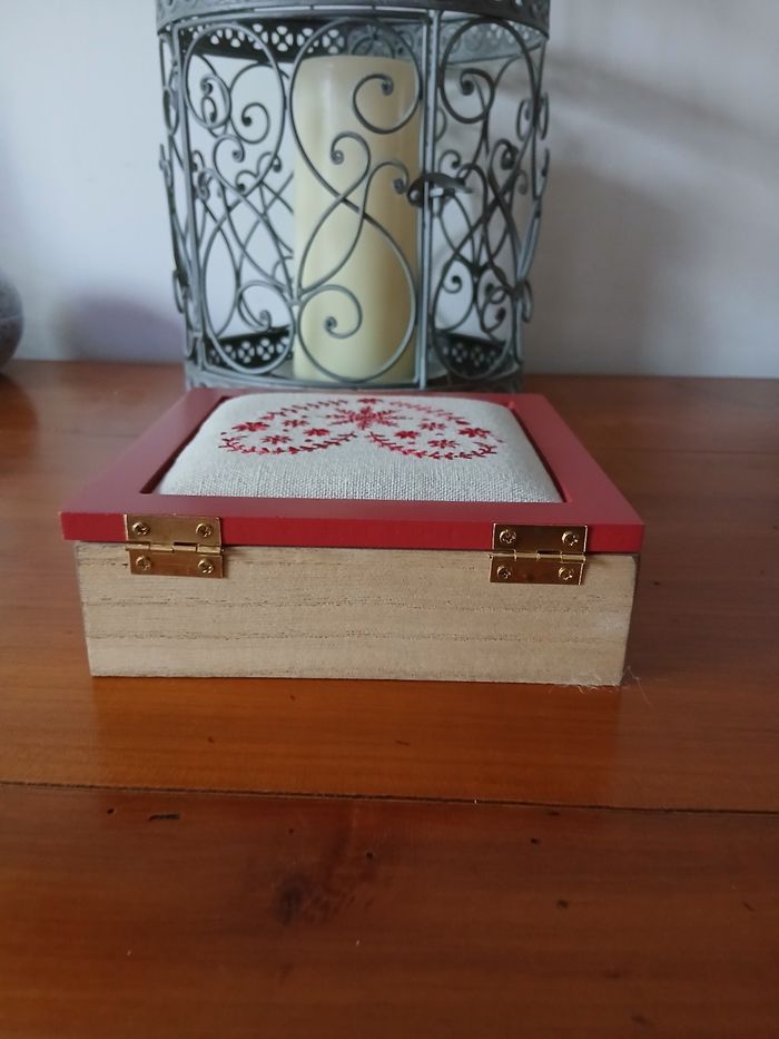 Neuf: Boîte à thé/ ou autre en bois & tissu brodé *gamme montagne - photo numéro 7