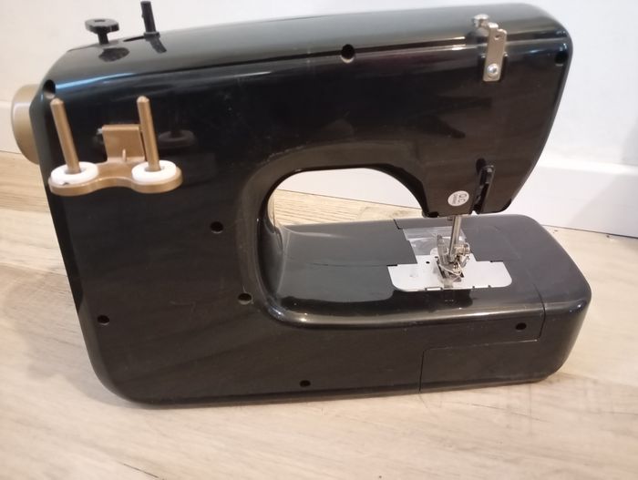 Machine a coudre - photo numéro 5