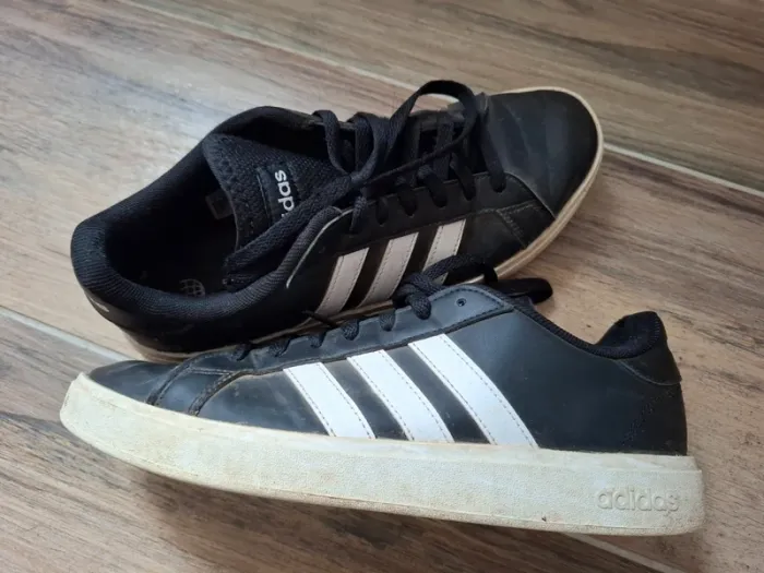 Baskets Adidas noires Mixte T41 1/3