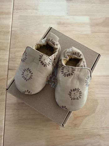 Chaussons en cuir souple T21