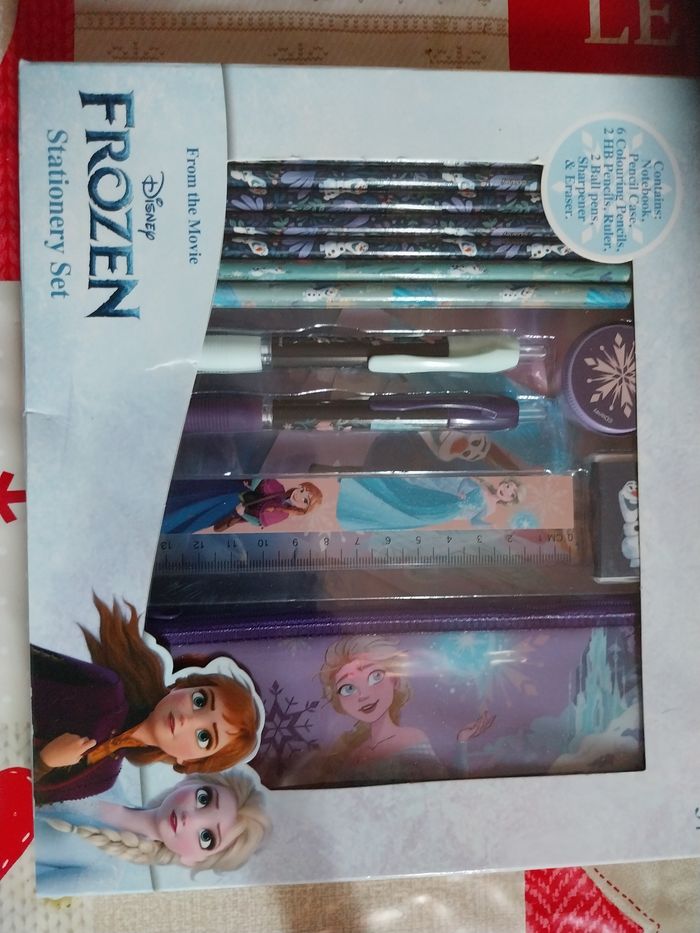 Set fourniture scolaire reine des neige
