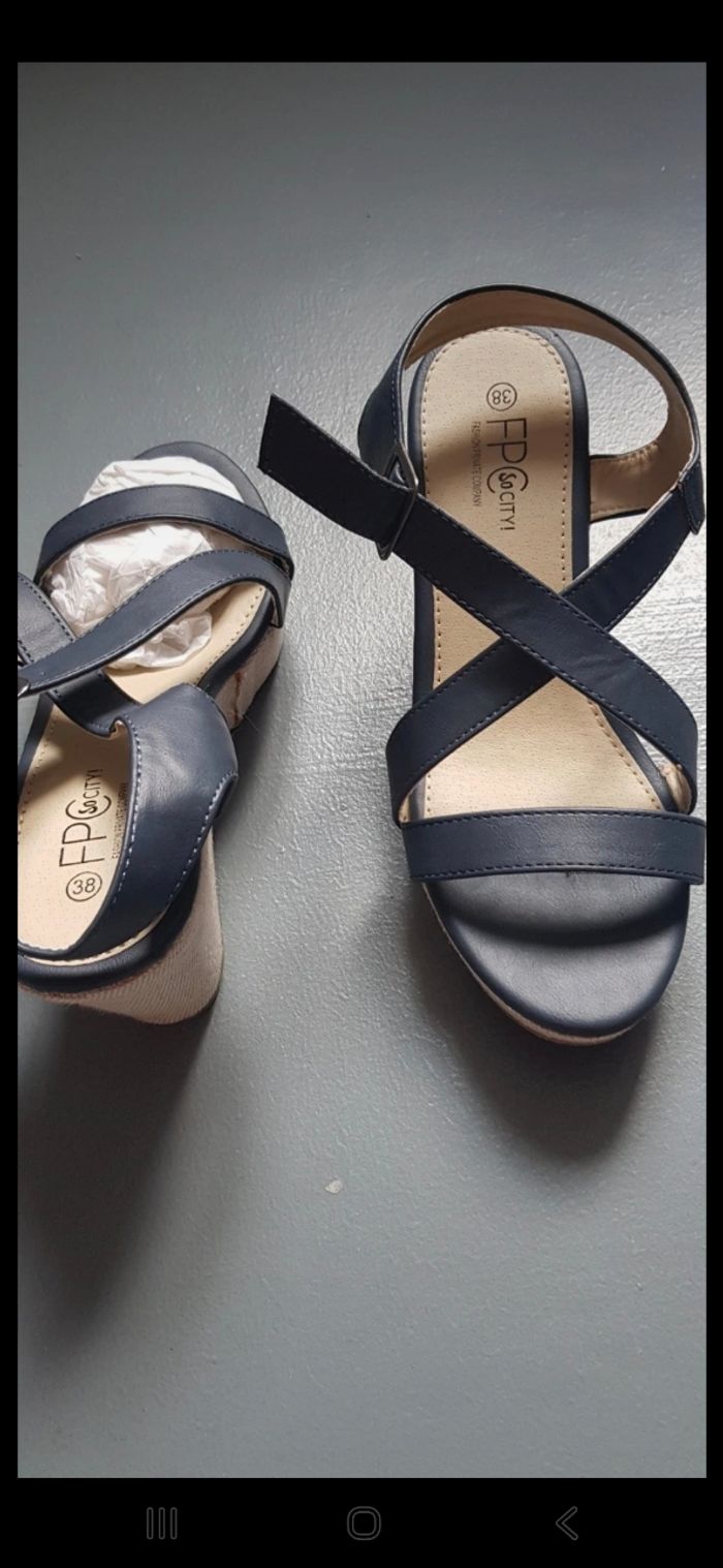 Sandales compensées