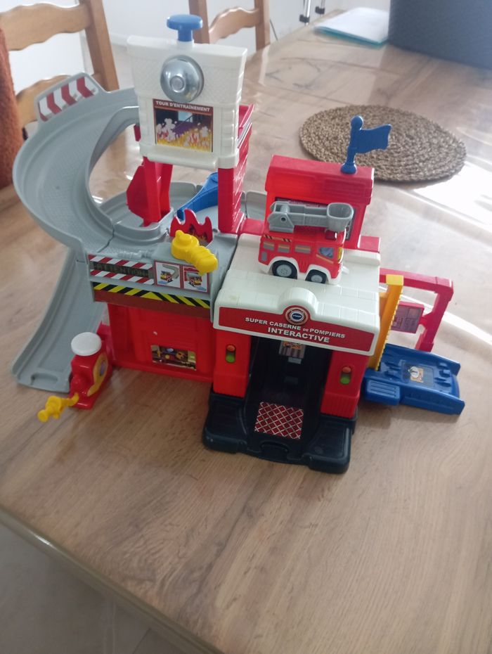 Caserne pompier Tutu bolide