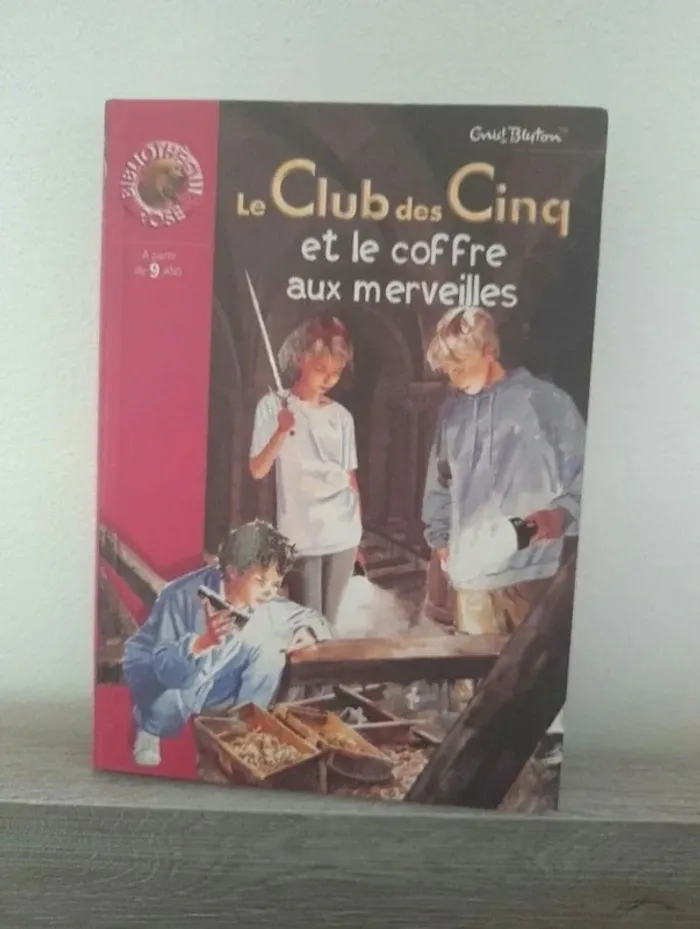 Livre le club des cinq et le coffre aux merveilles