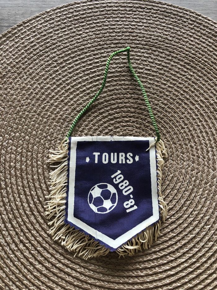 Fanion football Tours