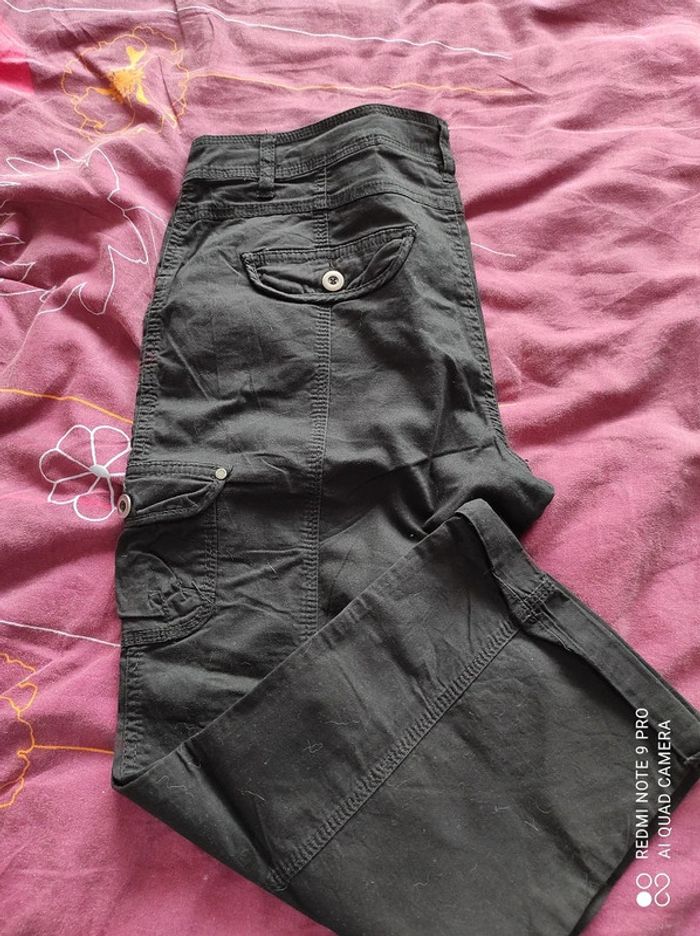 Pantacourt noir camaïeu t42 tbe - photo numéro 3