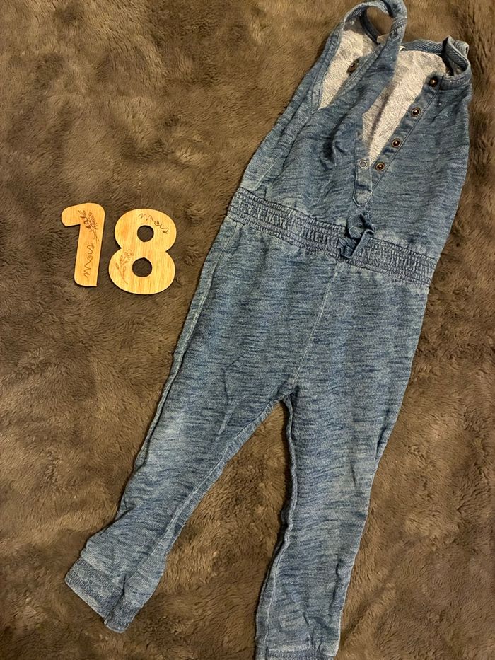 Lot pantalons 18 mois - photo numéro 2