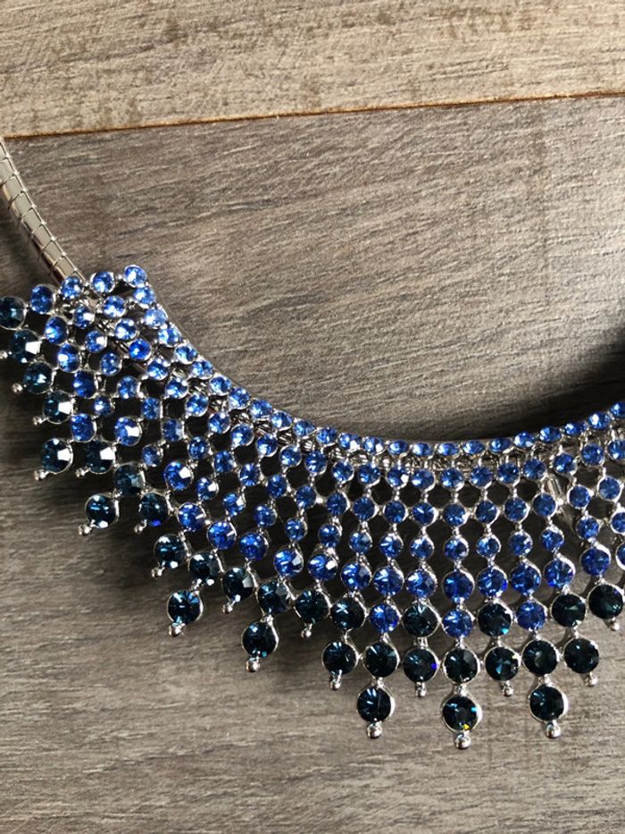 Très beau collier strass bleus neuf - photo numéro 4