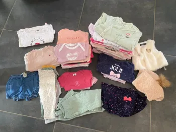 Gros lot de vêtements fille 9 mois 45 pièces
