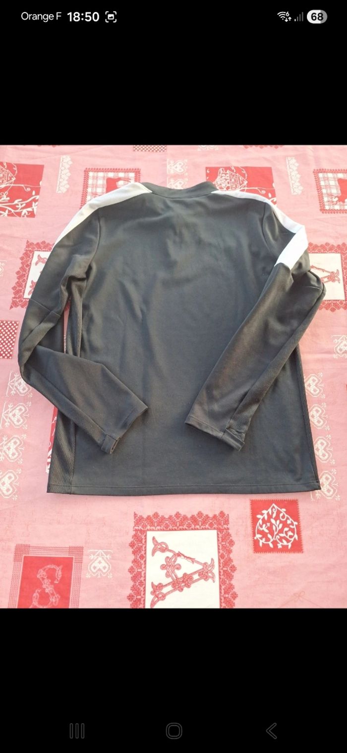 Sweat/Pull fin Nike 10 ans - photo numéro 4