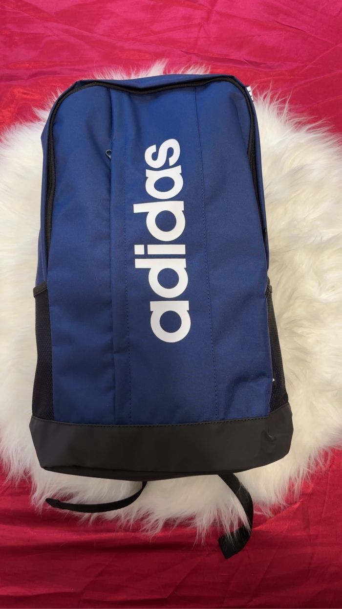 Sac a dos Adidas neuf