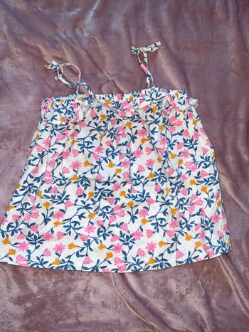 Tee-shirt a bretelles fleuris