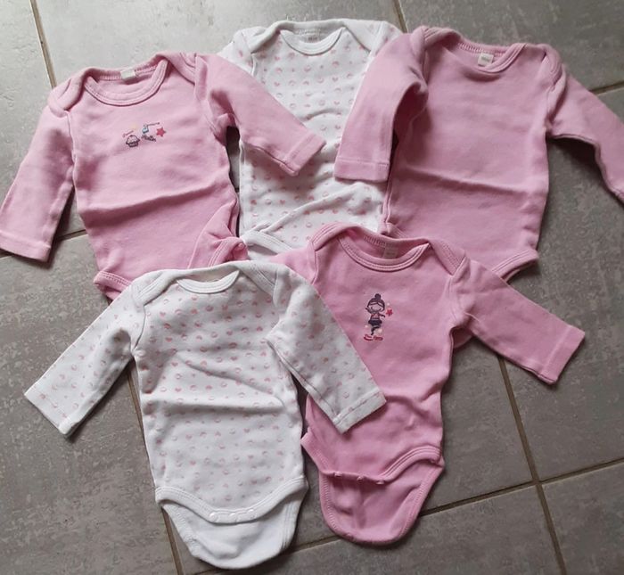 Lot 5 bodies ml fille 56cm