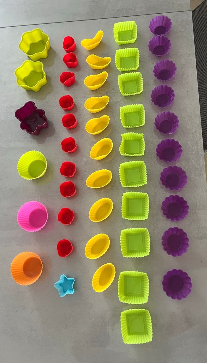 Lot de petits moules en silicone