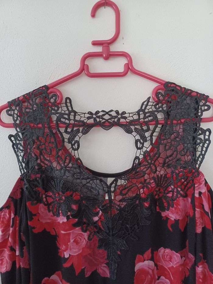 Robe manches longues épaules dénudées Bodyflirt coloris noir et rose taille 40/42 comme neuve. - photo numéro 5