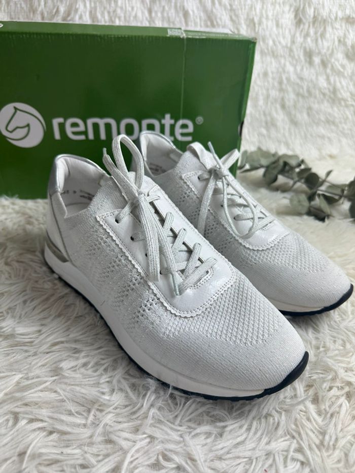 Paire de basket blanche Remonte taille 41 - photo numéro 2