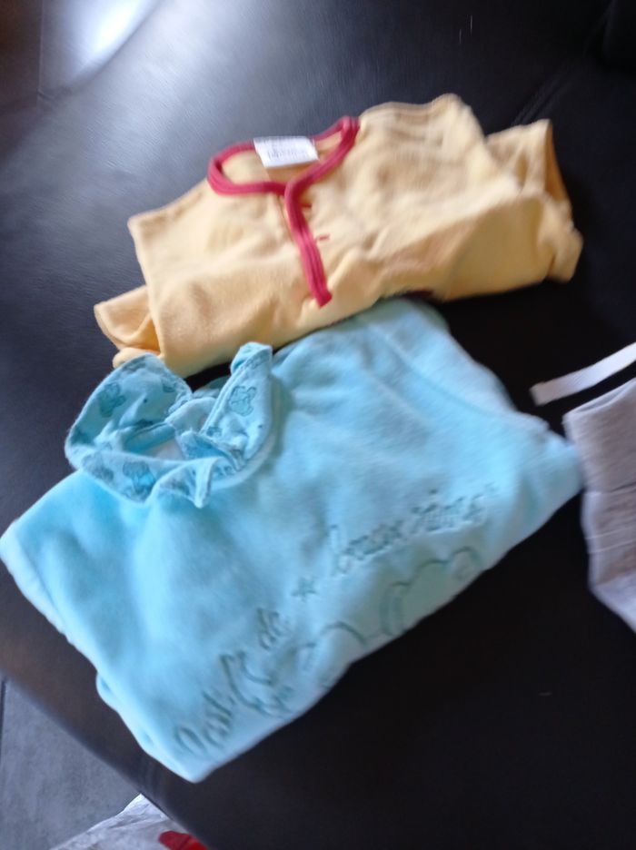 Lot vêtements 1 mois garçon - photo numéro 3