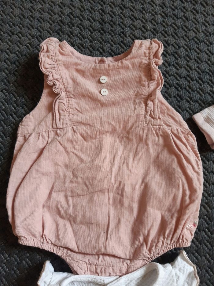 Lot vêtements fille 3 mois - photo numéro 3