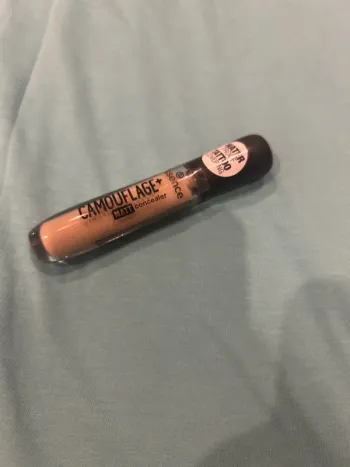 Concealer essence