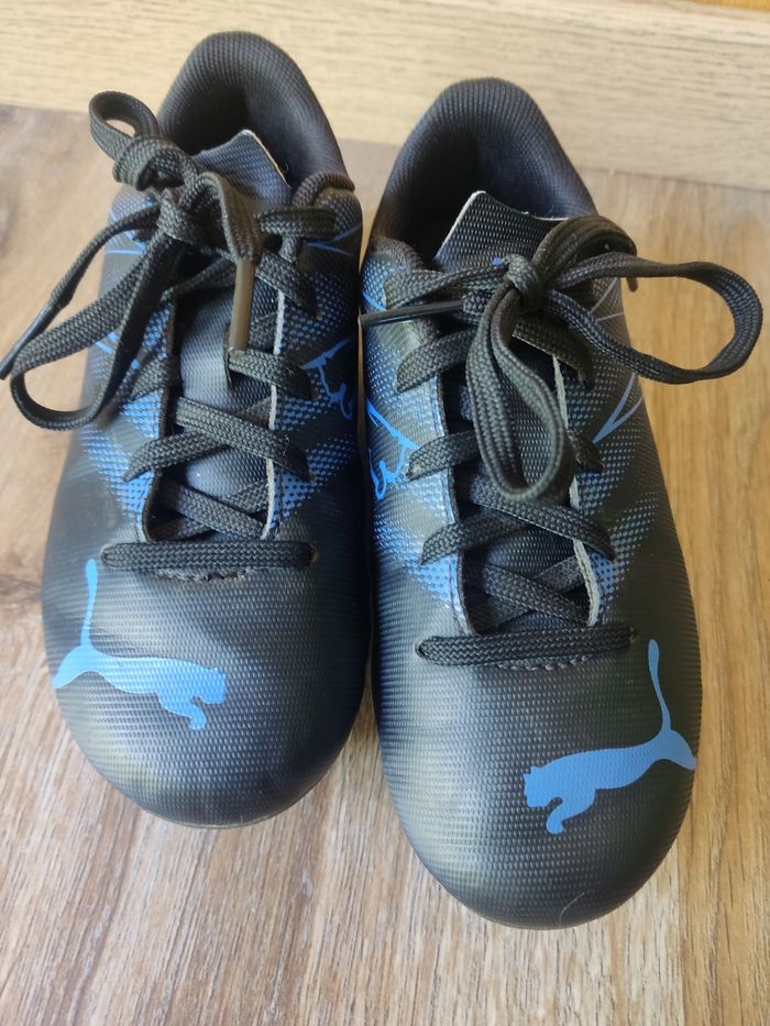 Chaussures de foot taille 30 - photo numéro 3