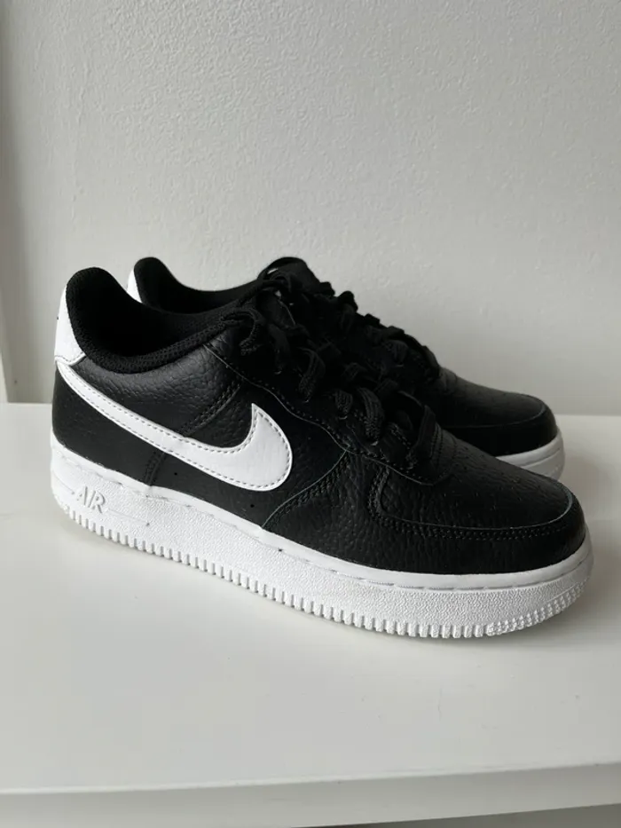 Basket Nike Air Force 1 35,5 - photo numéro 2