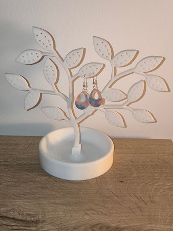 Boucles d’oreilles pendantes marbrées – style goutte multicolore