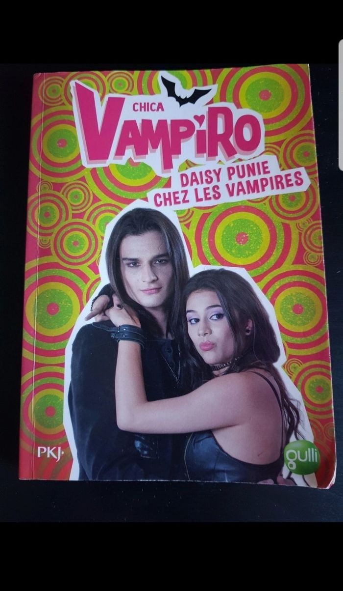 Chica Vampiro Daisy punie chez les vampires