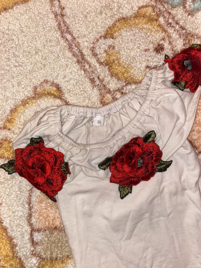 T-shirt à broderies roses, taille 12 mois. - photo numéro 8