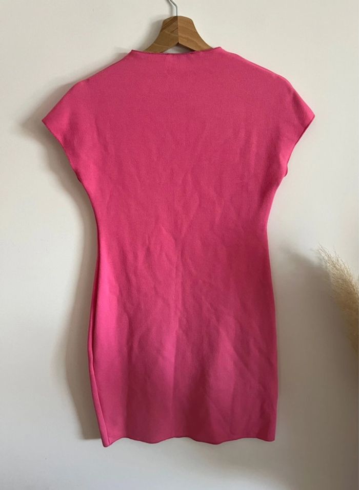 Robe rose moulante Zara - photo numéro 5