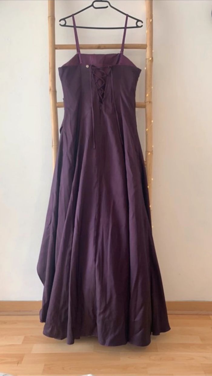 Robe violette avec laçage dans le dos - photo numéro 2