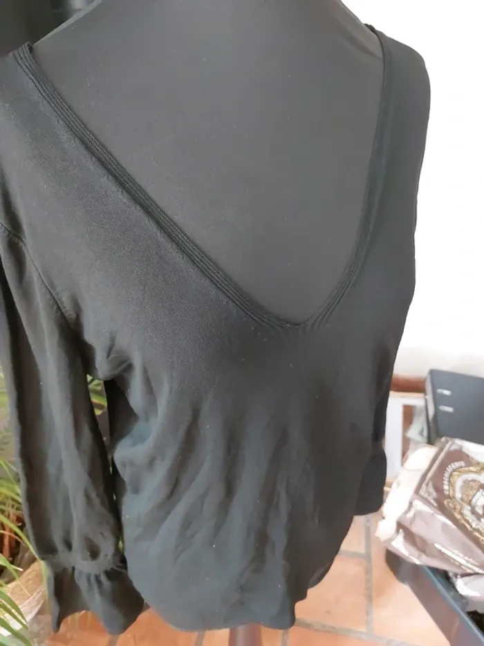 Pull-over dos nu - photo numéro 5