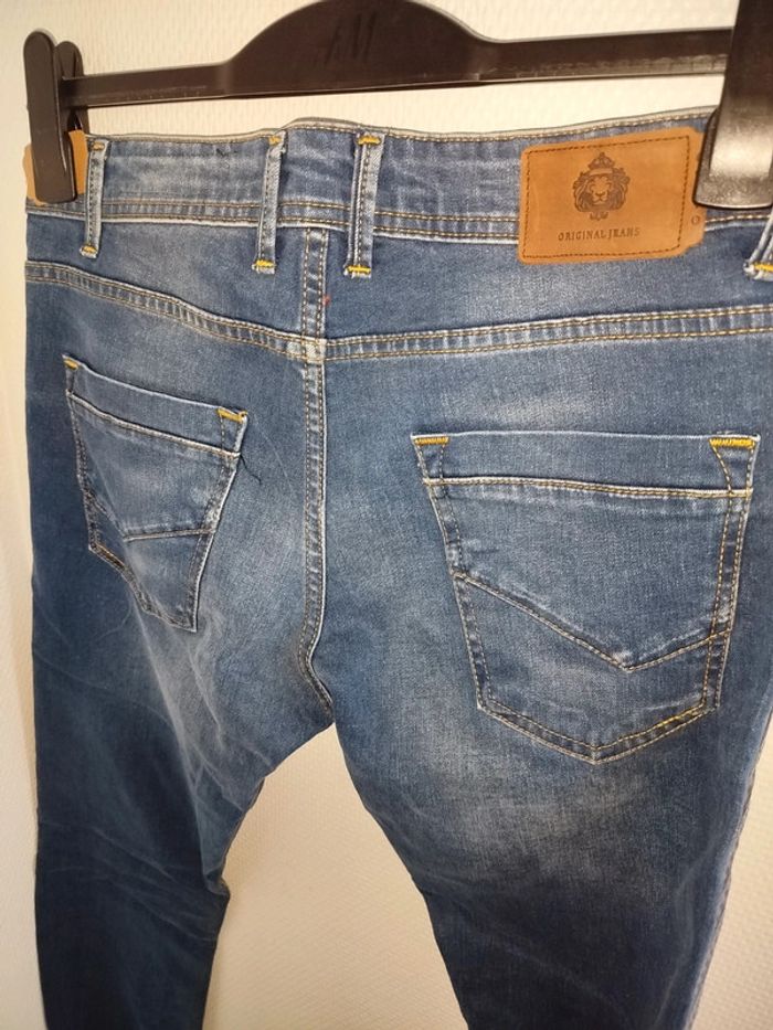 Jean homme GOSTO - effet délavé et usé - taille 38 - photo numéro 3